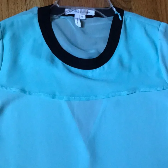 BCBG green top mint with black color trim xs - Picture 4 of 6